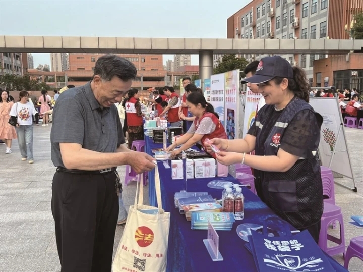 如东开展科普宣传周系列活动