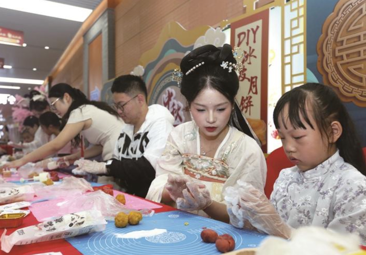 地铁中秋游园会