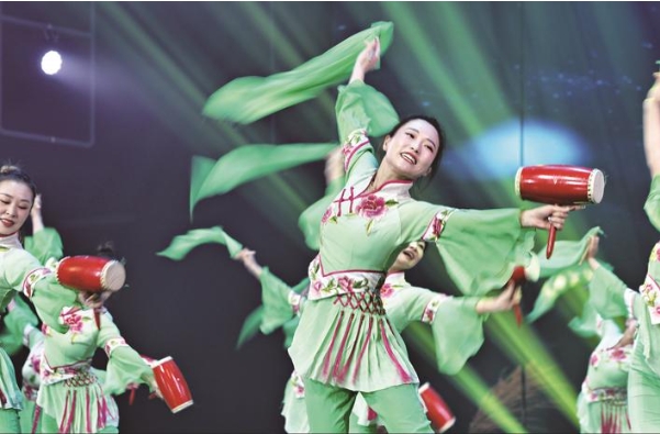 “舞动新时代”2023年优秀广场舞队南通巡演