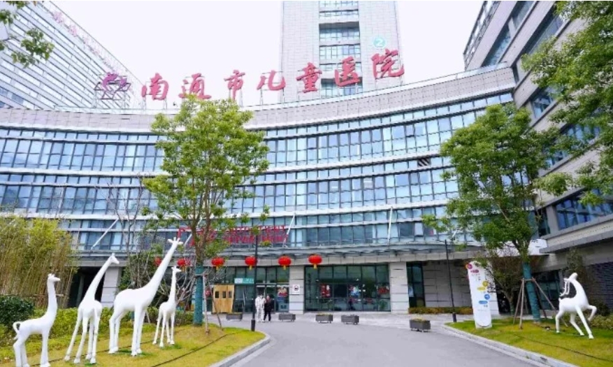 万家团圆时，他们24小时守护“新生”不打烊