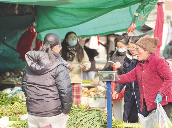 市民争尝“春之味”