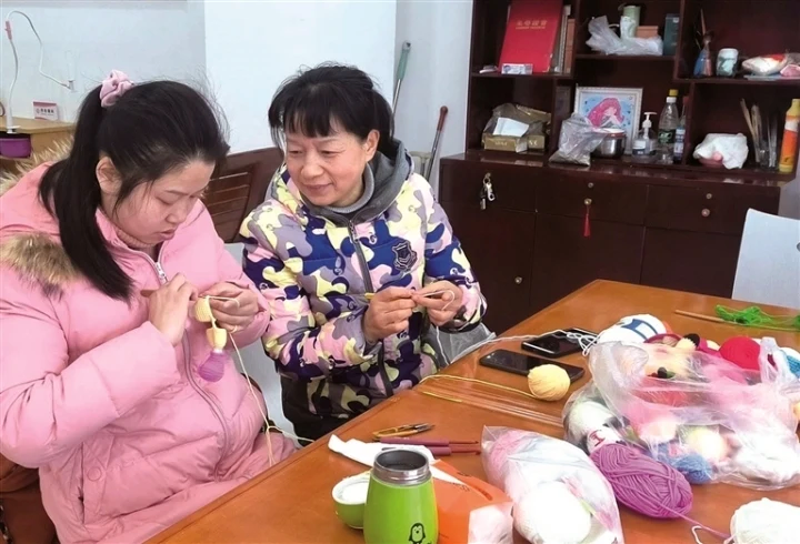 逆风逐梦巧手编织芳华人生