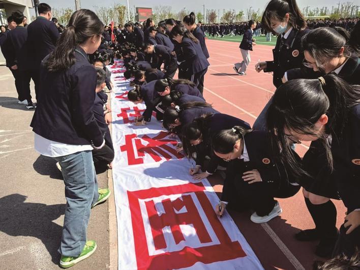 十一载，把种子“种”进学生心田
