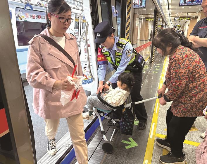 玉兰花开处 温暖满通途