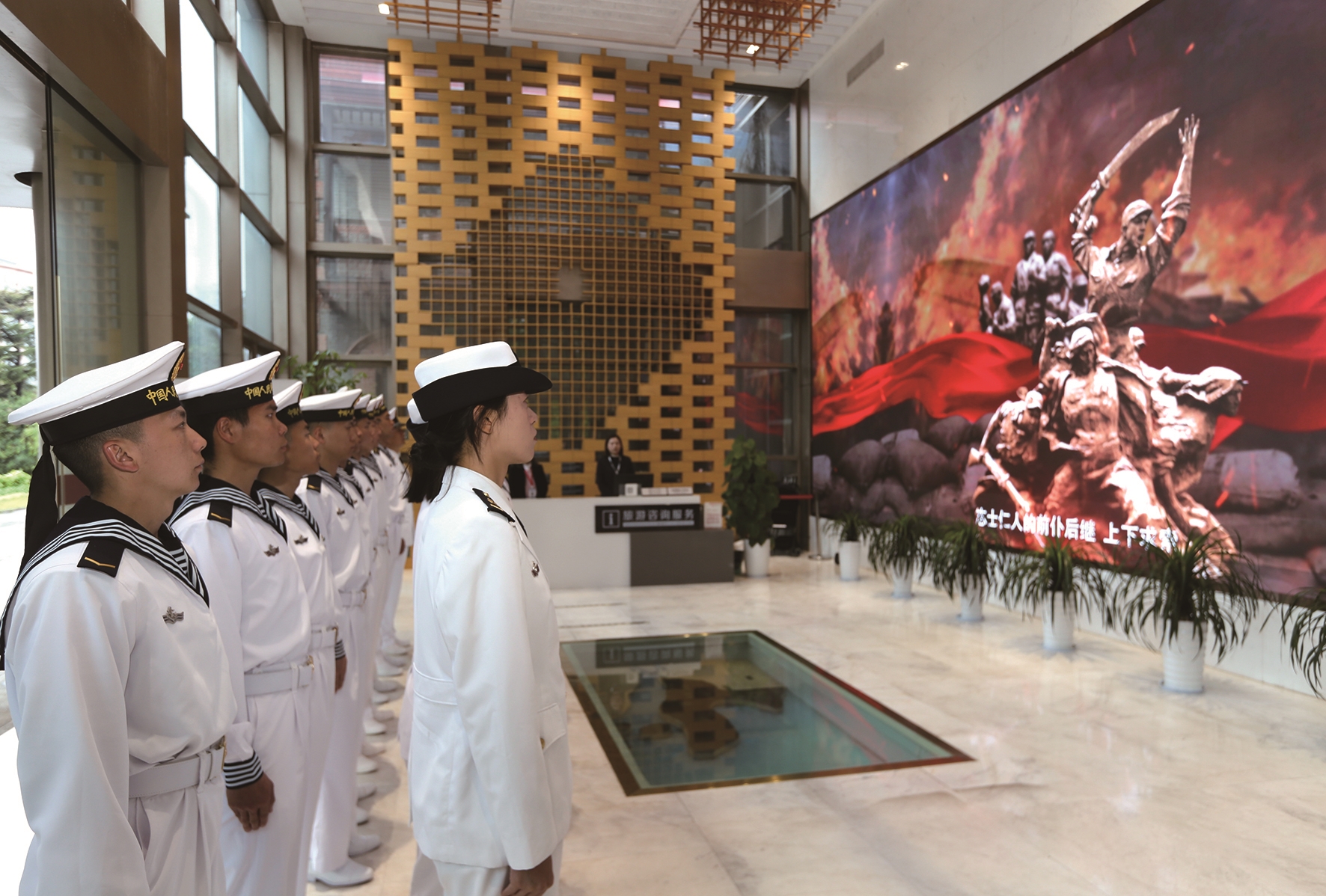 南通舰官兵回家“省亲”情更浓