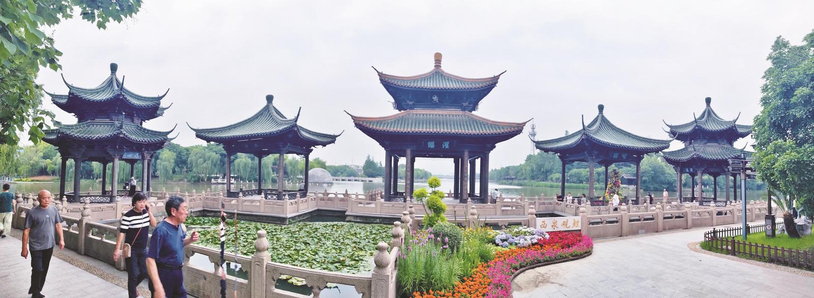 濠河景区“五亭邀月”